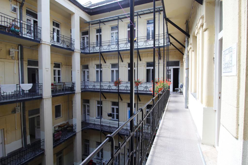 Dbc Hostel Budapest Eksteriør bilde