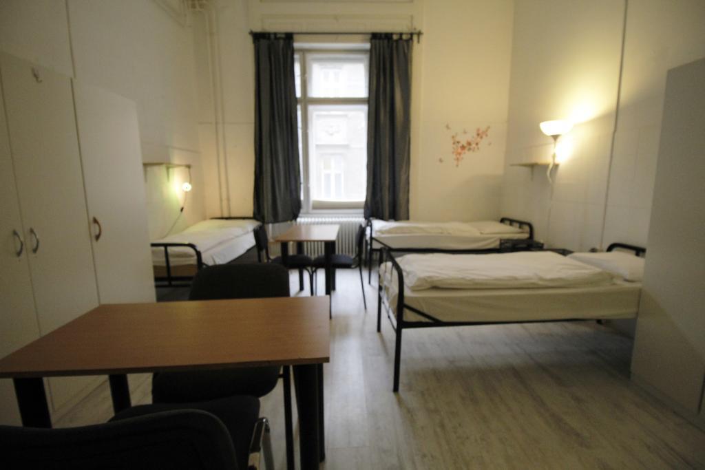 Dbc Hostel Budapest Eksteriør bilde